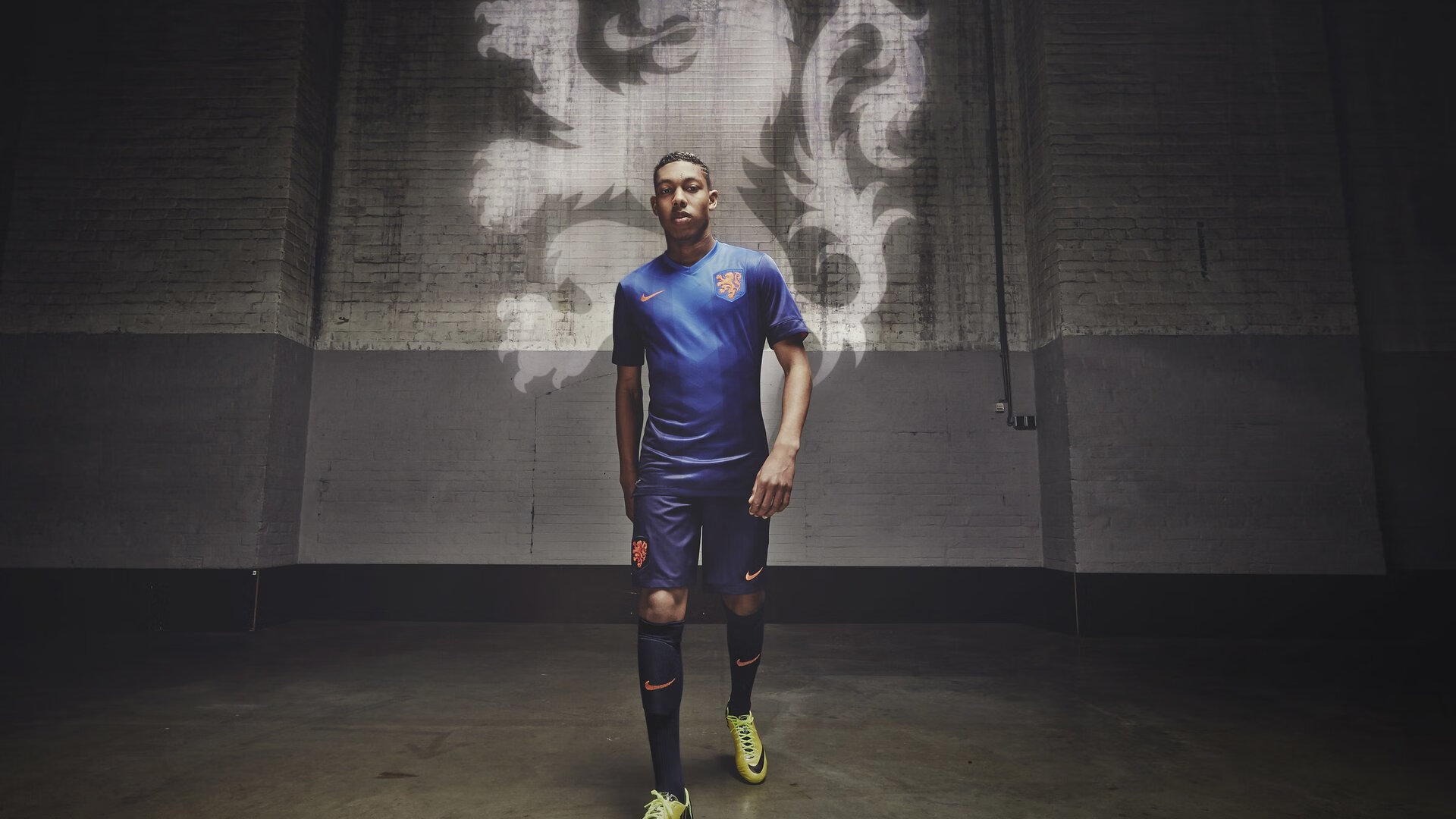 线上线下联动，电竞赛事全场景打造全民狂欢盛典，电竞赛事线上宣传策划